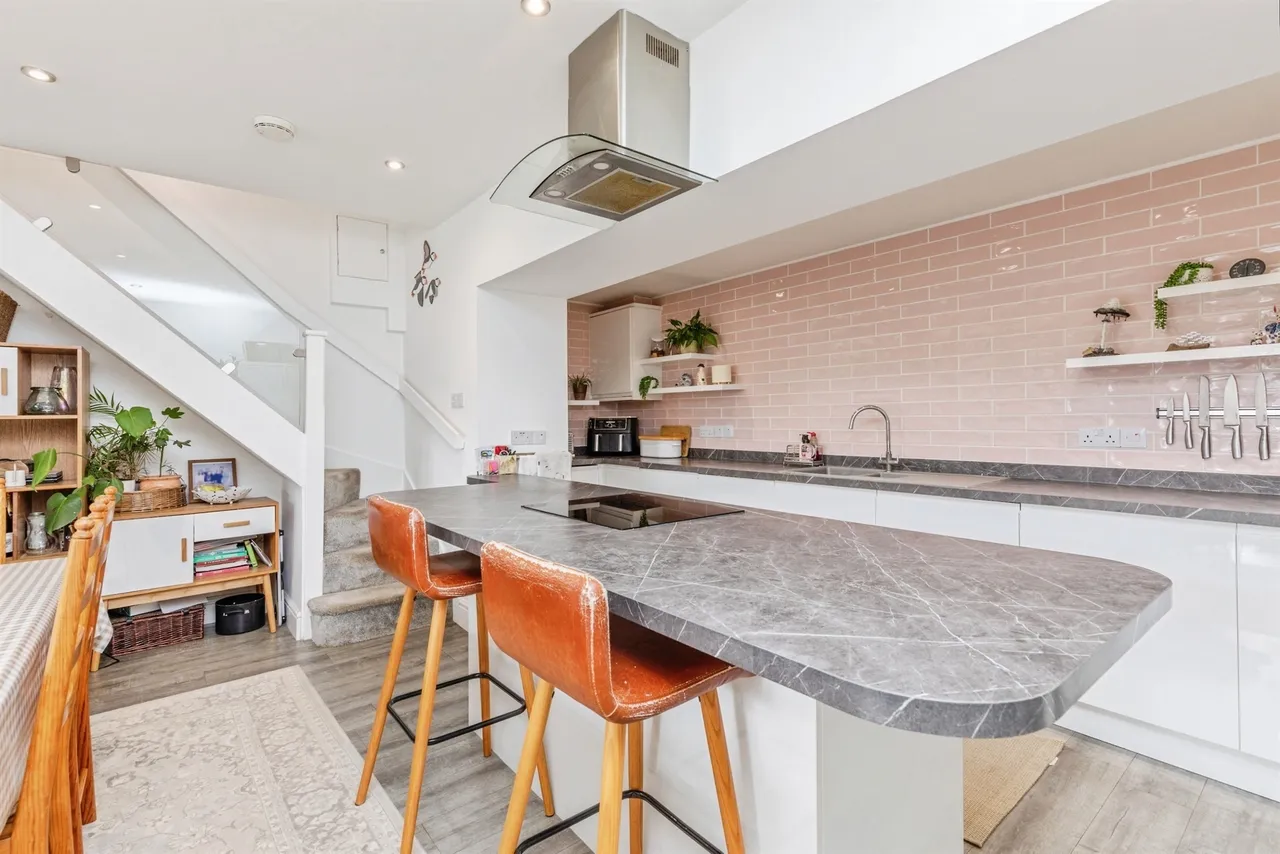 4 bed house for sale, Earl Street, Hastings, TN34
