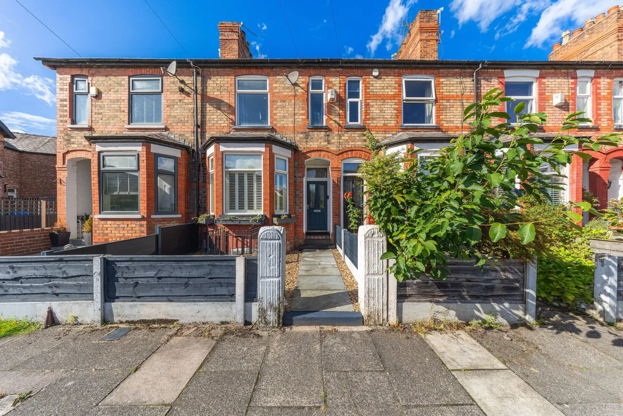 4 bed house for sale, Moorfield Grove, Sale, M33