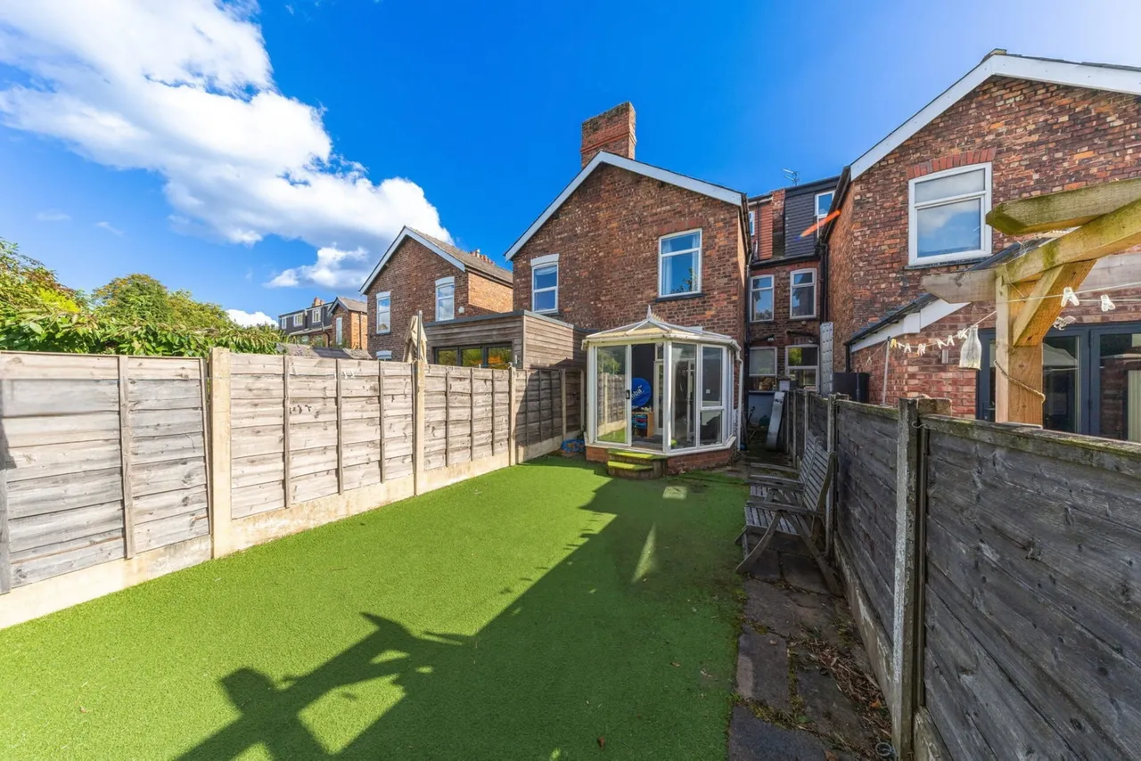 Moorfield Grove, Sale, M33, photo 18