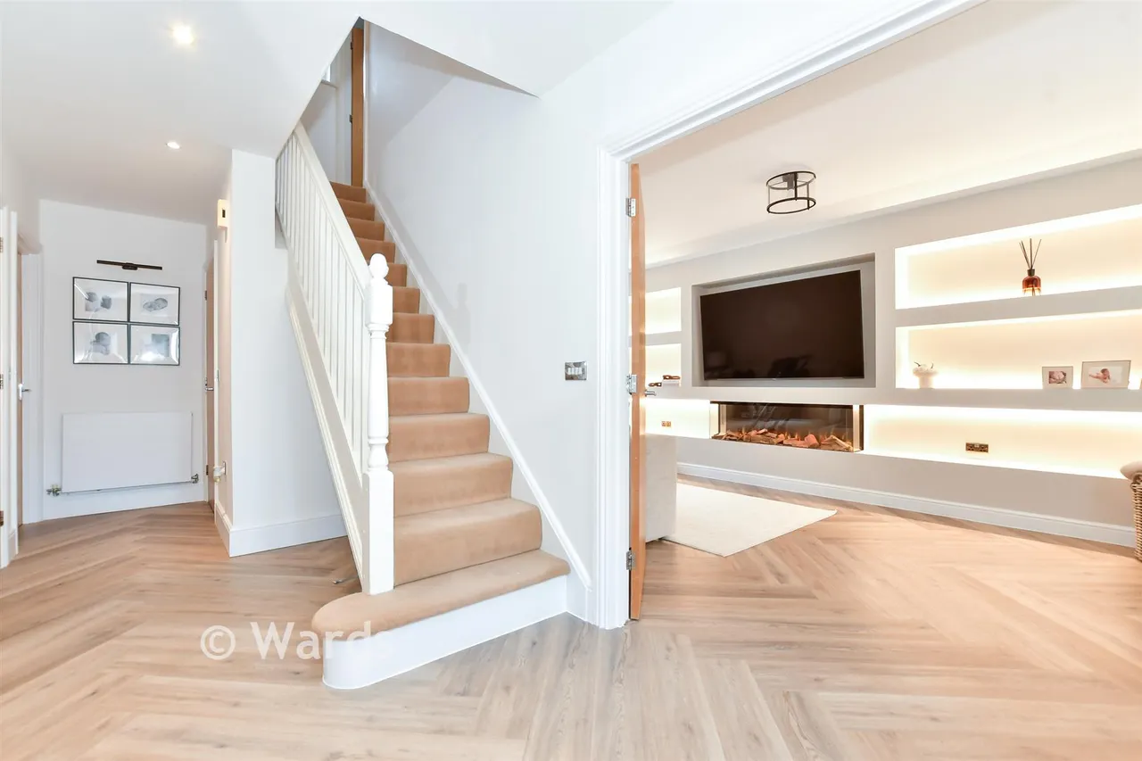 Queen Street, Kings Hill, ME19, photo 5