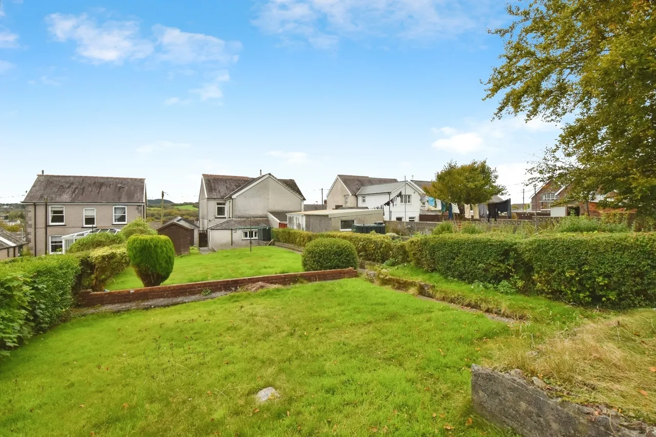 Heol Y Parc, Cefneithin, SA14, photo 12