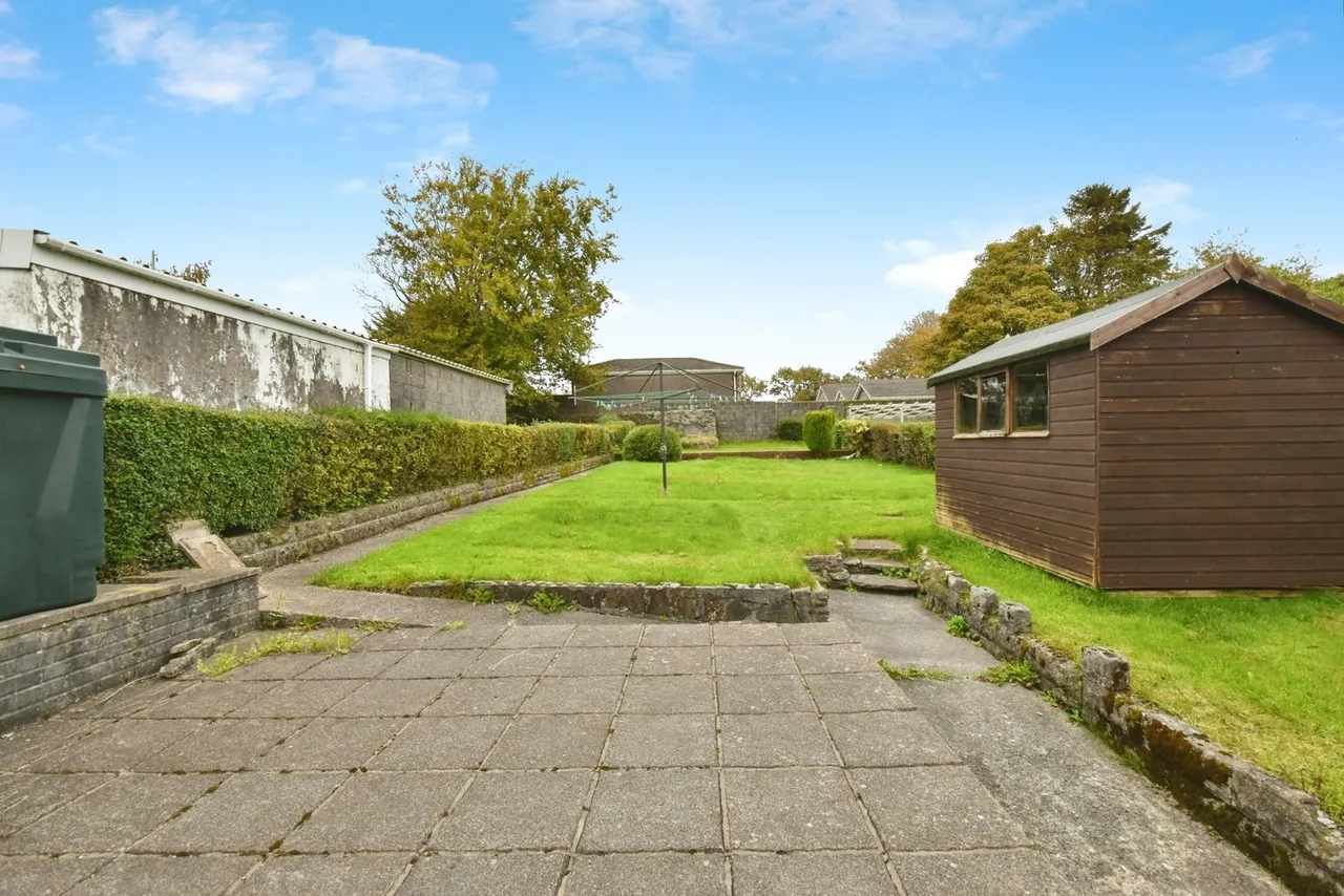 Heol Y Parc, Cefneithin, SA14, photo 13