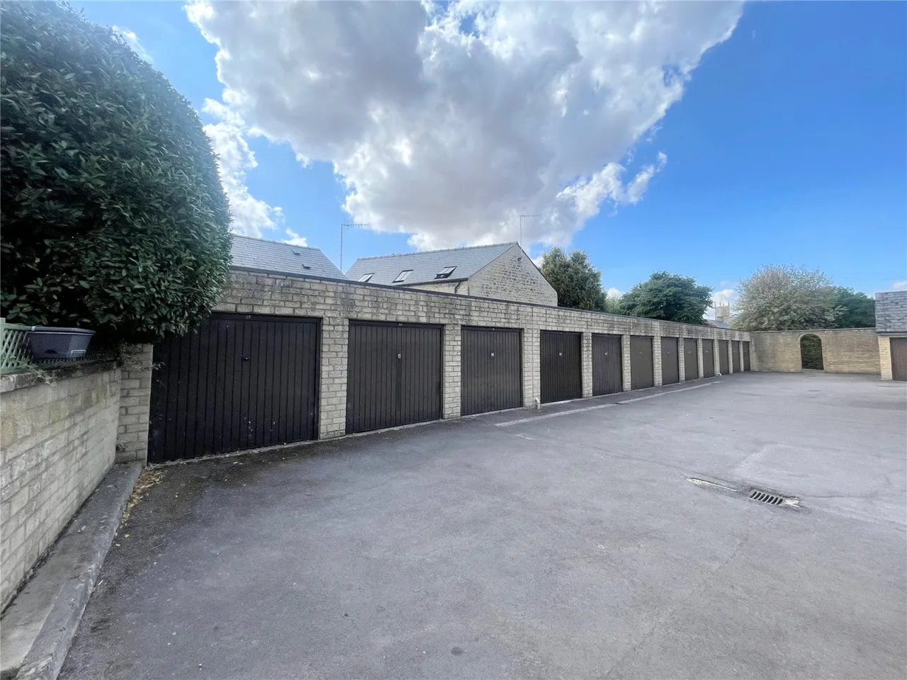 London Road, Cirencester, GL7, photo 22