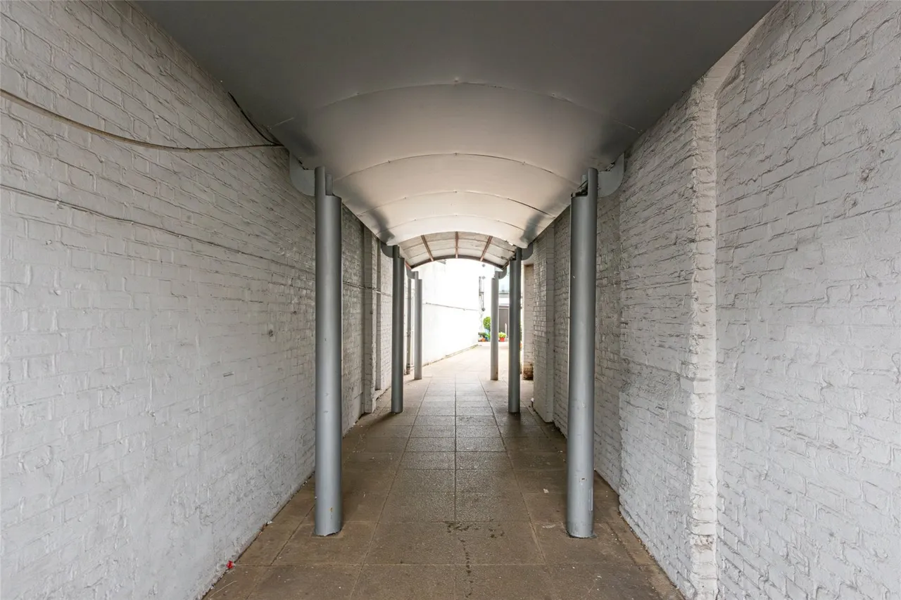 Empire Square, Islington, photo 21