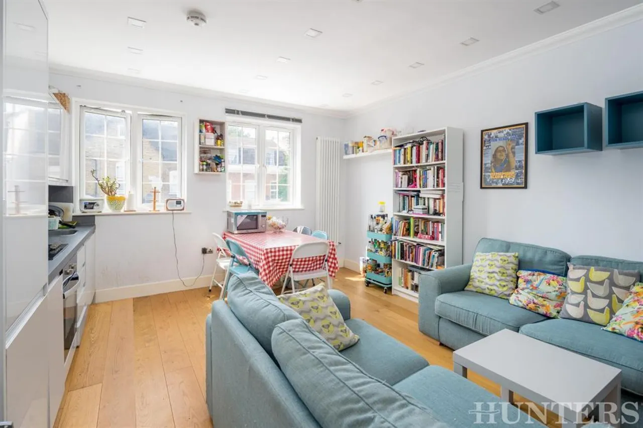 2 bed flat for sale — Avenue Road, London, N15
