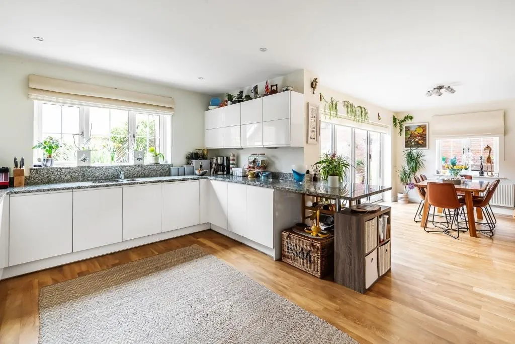 Marley Rise, Dorking, RH4, photo 2