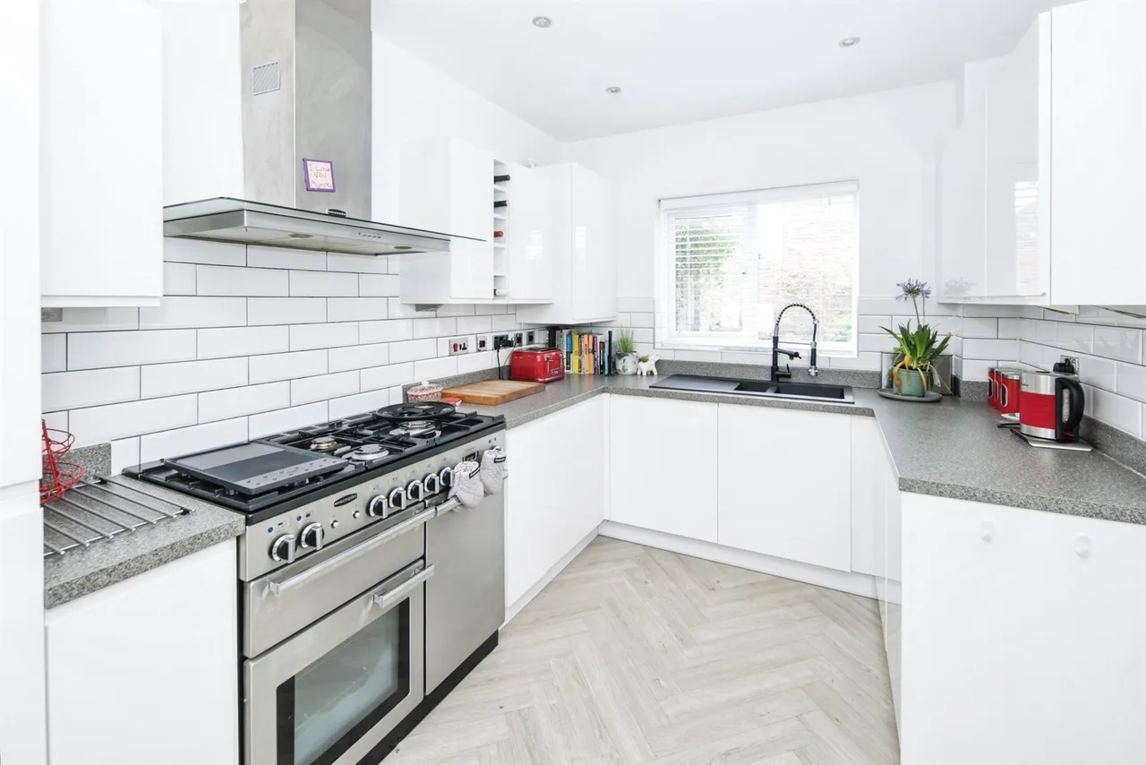 Bellerose Close, Coventry, CV4, photo 6