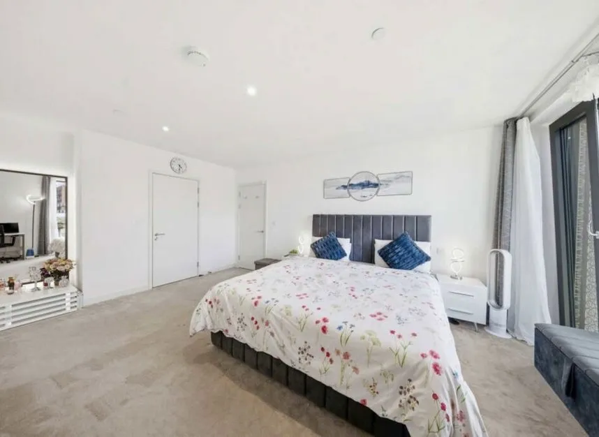 Clipper Street, Royal Wharf, E16, photo 7