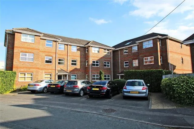 Barker Road, Chertsey, KT16, photo 10