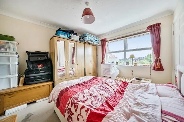 Barker Road, Chertsey, KT16, photo 3