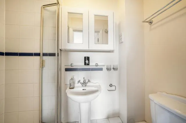 Barker Road, Chertsey, KT16, photo 6