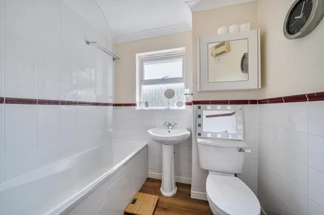 Barker Road, Chertsey, KT16, photo 5