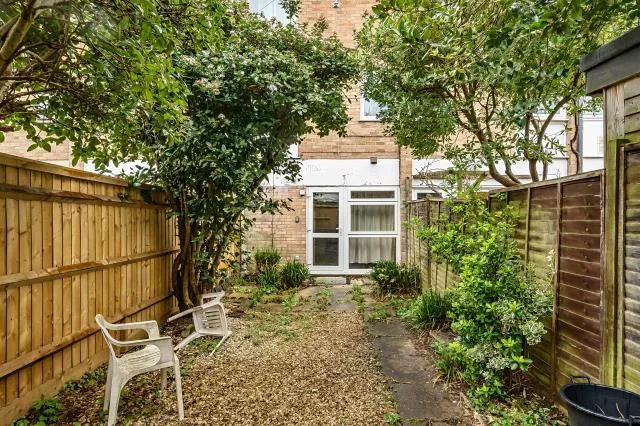 1 bed flat for sale, Harefields, Oxford, OX2