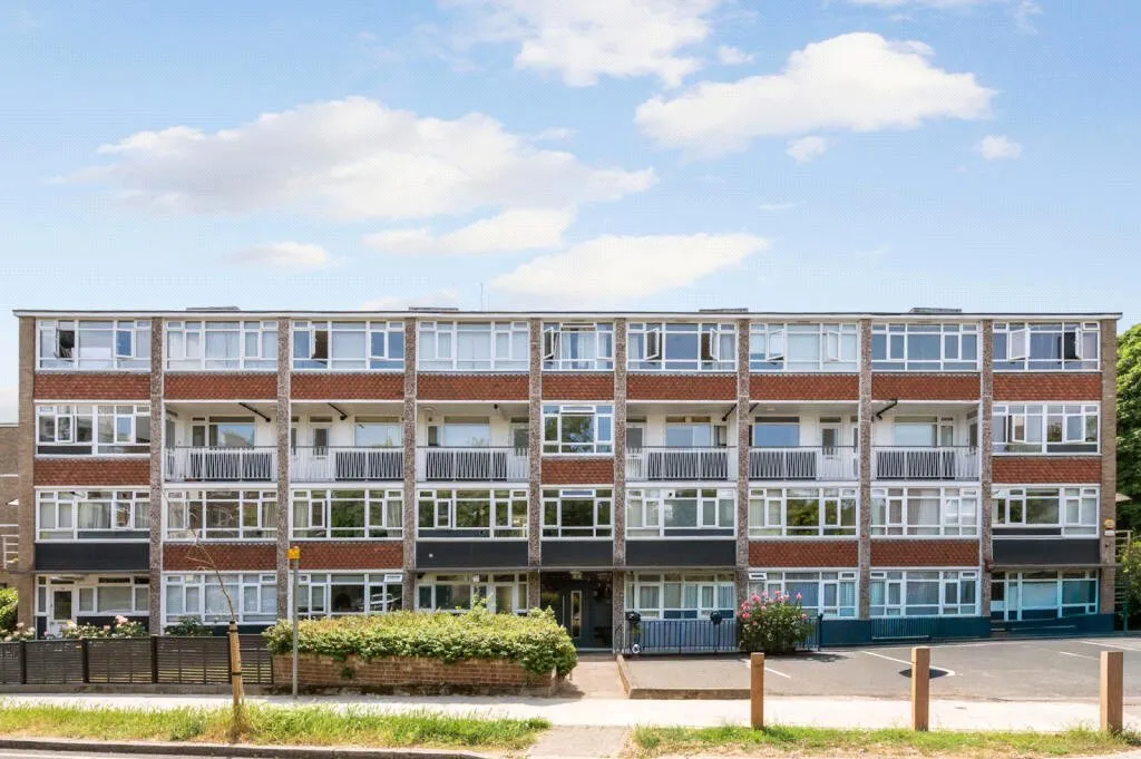 3 bed flat for sale, Kersfield Road, London, SW15
