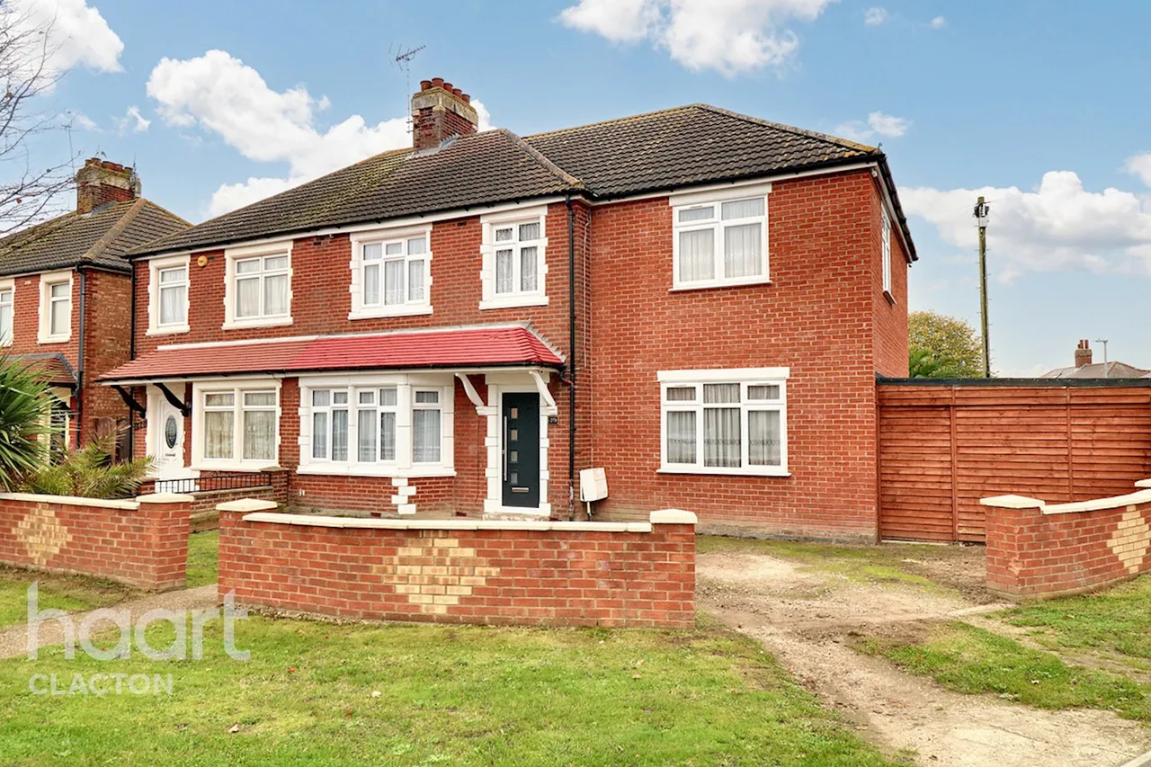 5 bed house for sale, St Osyth Road, Clacton-On-Sea, CO15