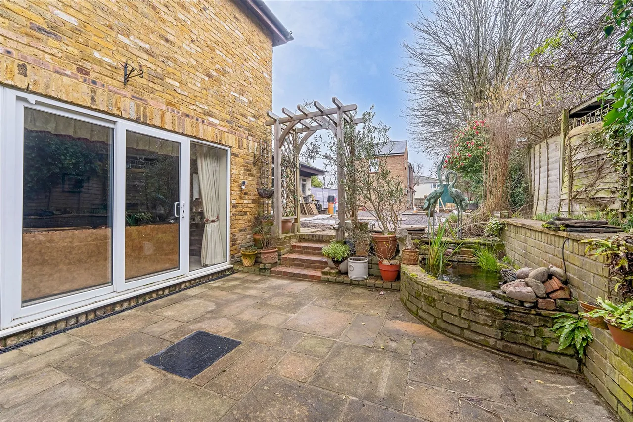 Second Cross Road, Twickenham, TW2 5QY, photo 3