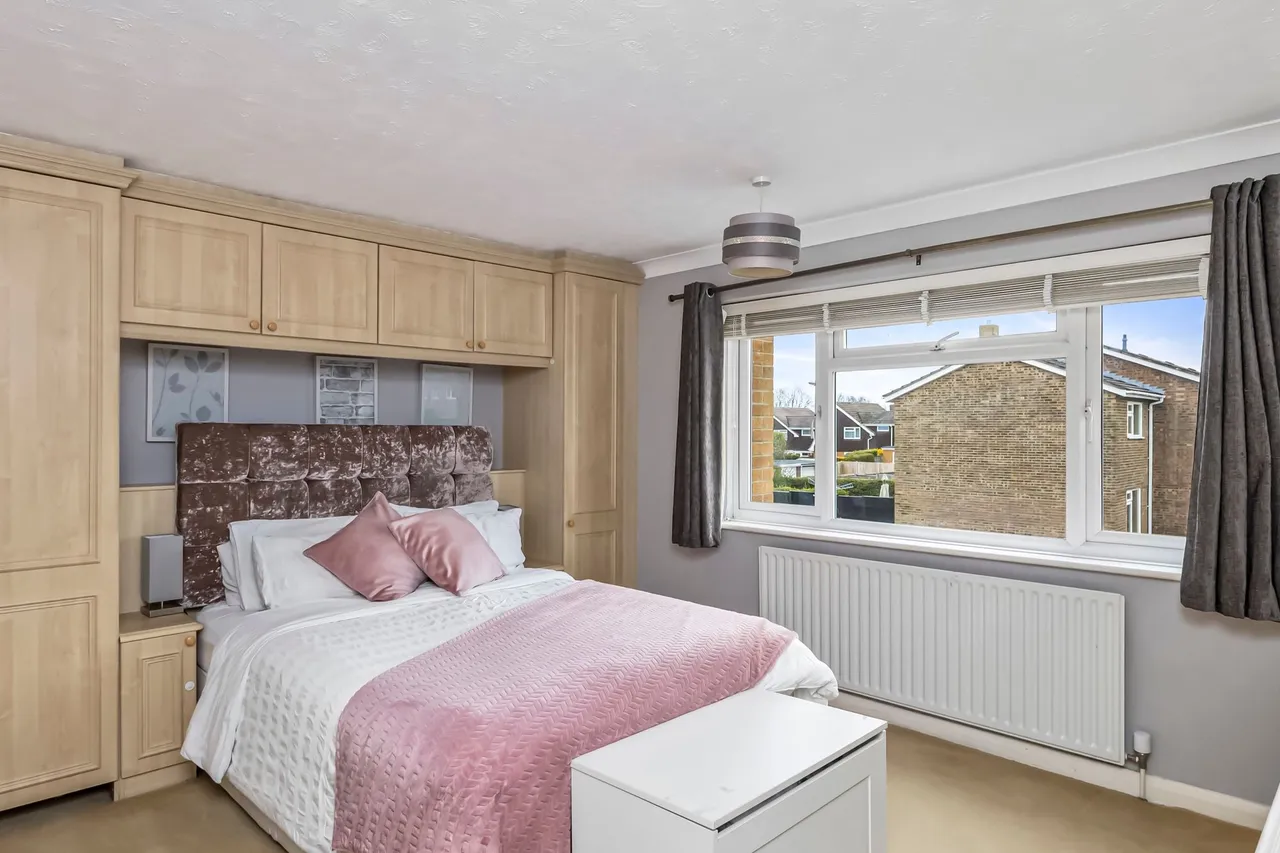 Oaks Close, Horsham, RH12, photo 11