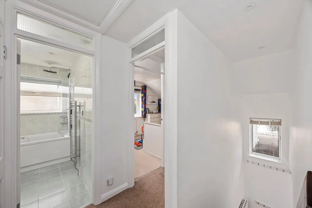 Oaks Close, Horsham, RH12, photo 10