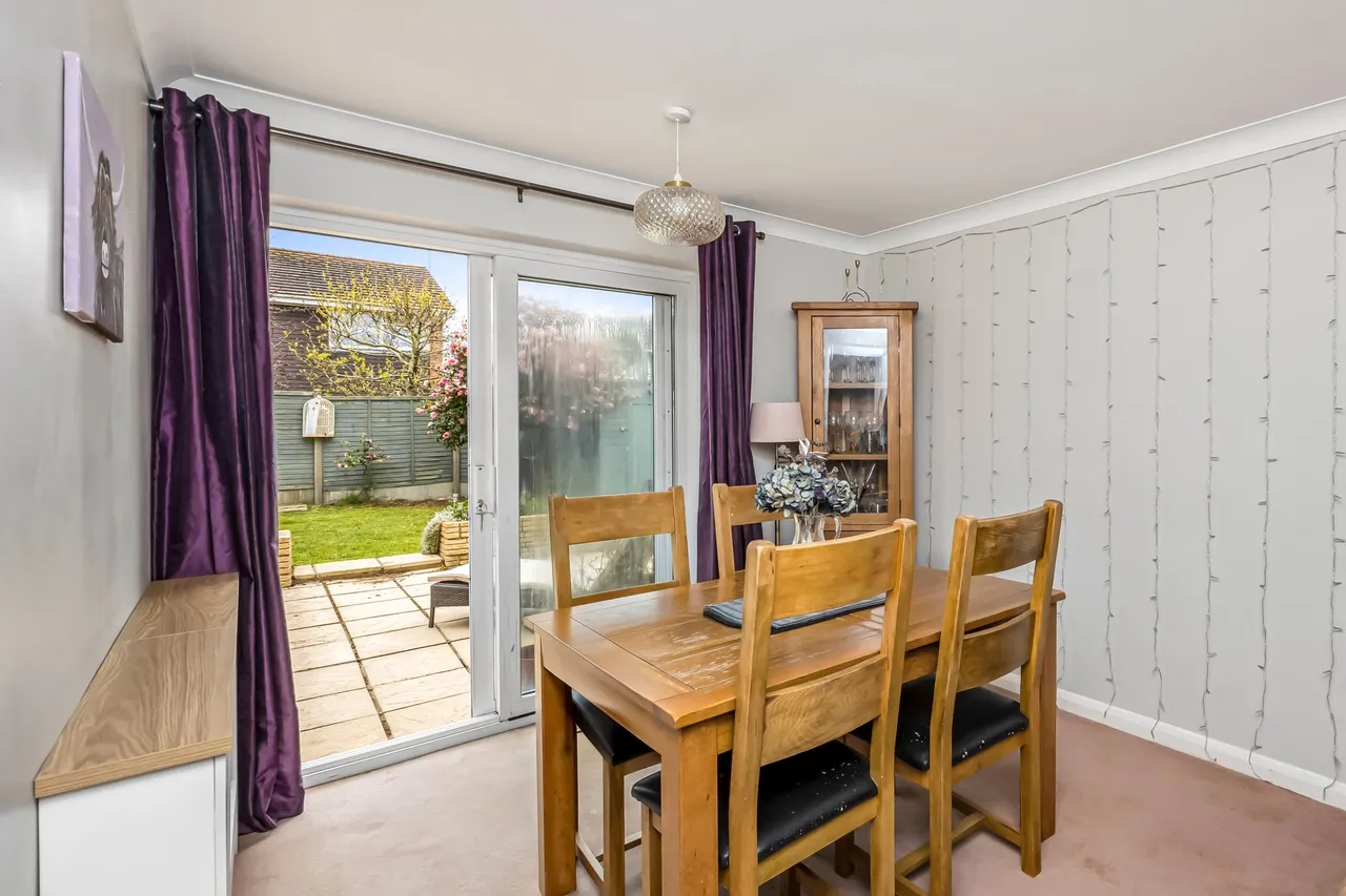 Oaks Close, Horsham, RH12, photo 3