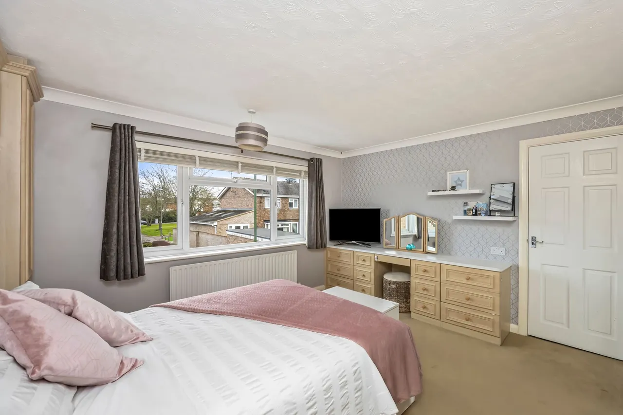 Oaks Close, Horsham, RH12, photo 12