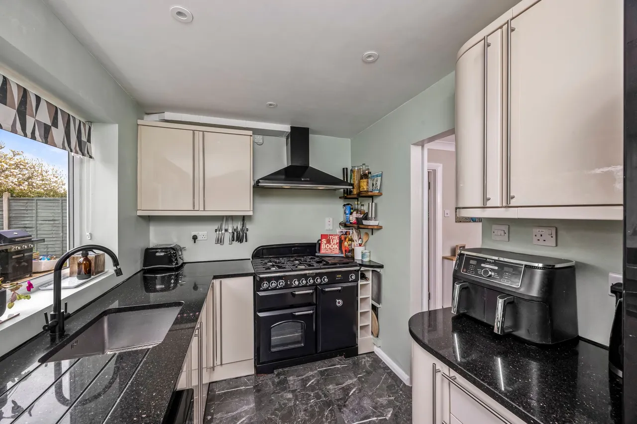 Oaks Close, Horsham, RH12, photo 6