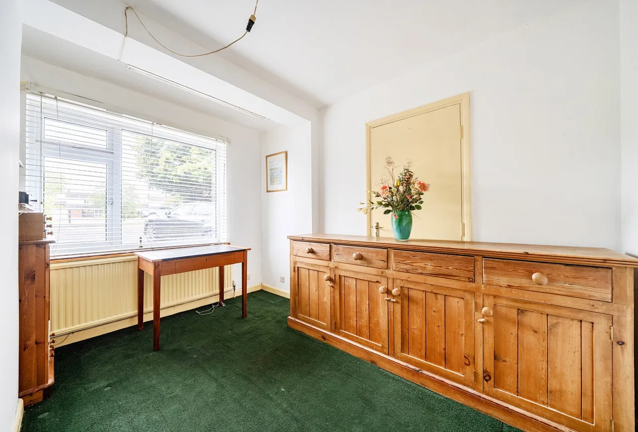 Abbots Court Drive, Gloucestershire, Twyning, GL20 6JJ, photo 4