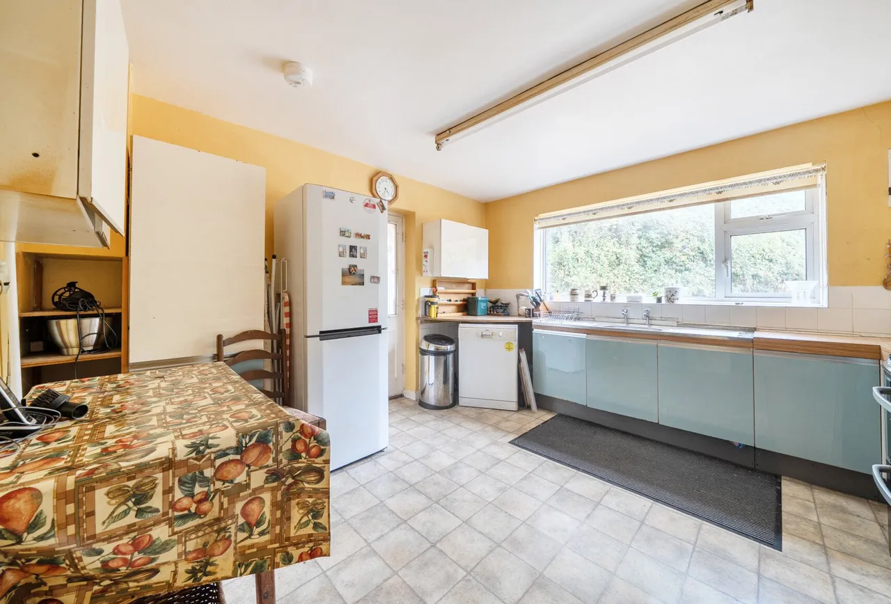 Abbots Court Drive, Gloucestershire, Twyning, GL20 6JJ, photo 9