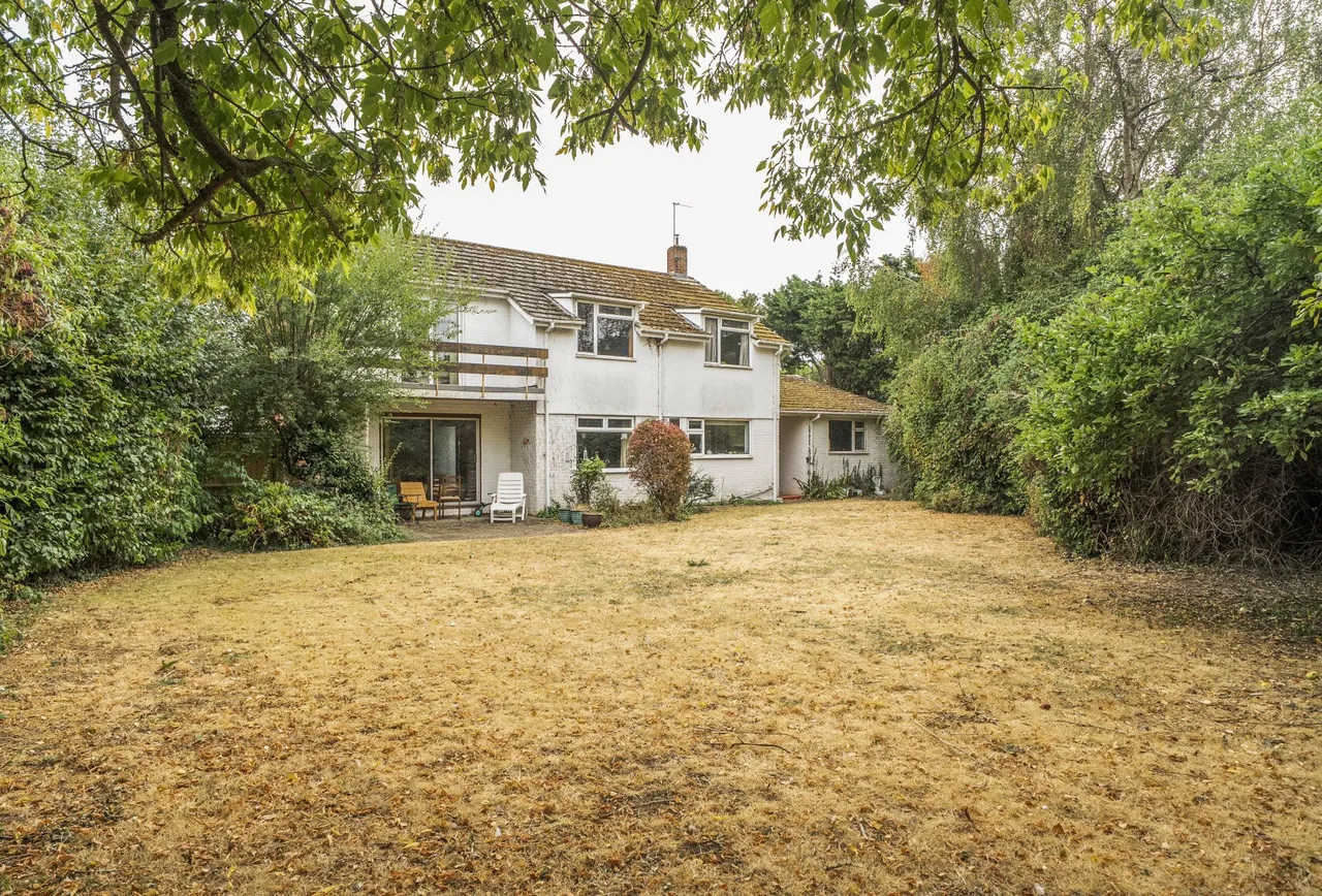 Abbots Court Drive, Gloucestershire, Twyning, GL20 6JJ, photo 5