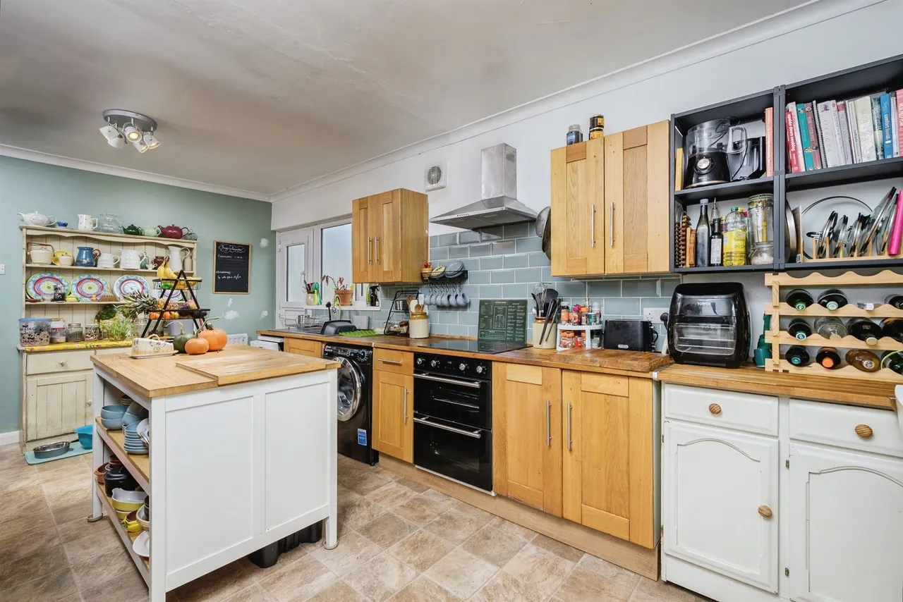 Longfield, Lutton, PL21, photo 6