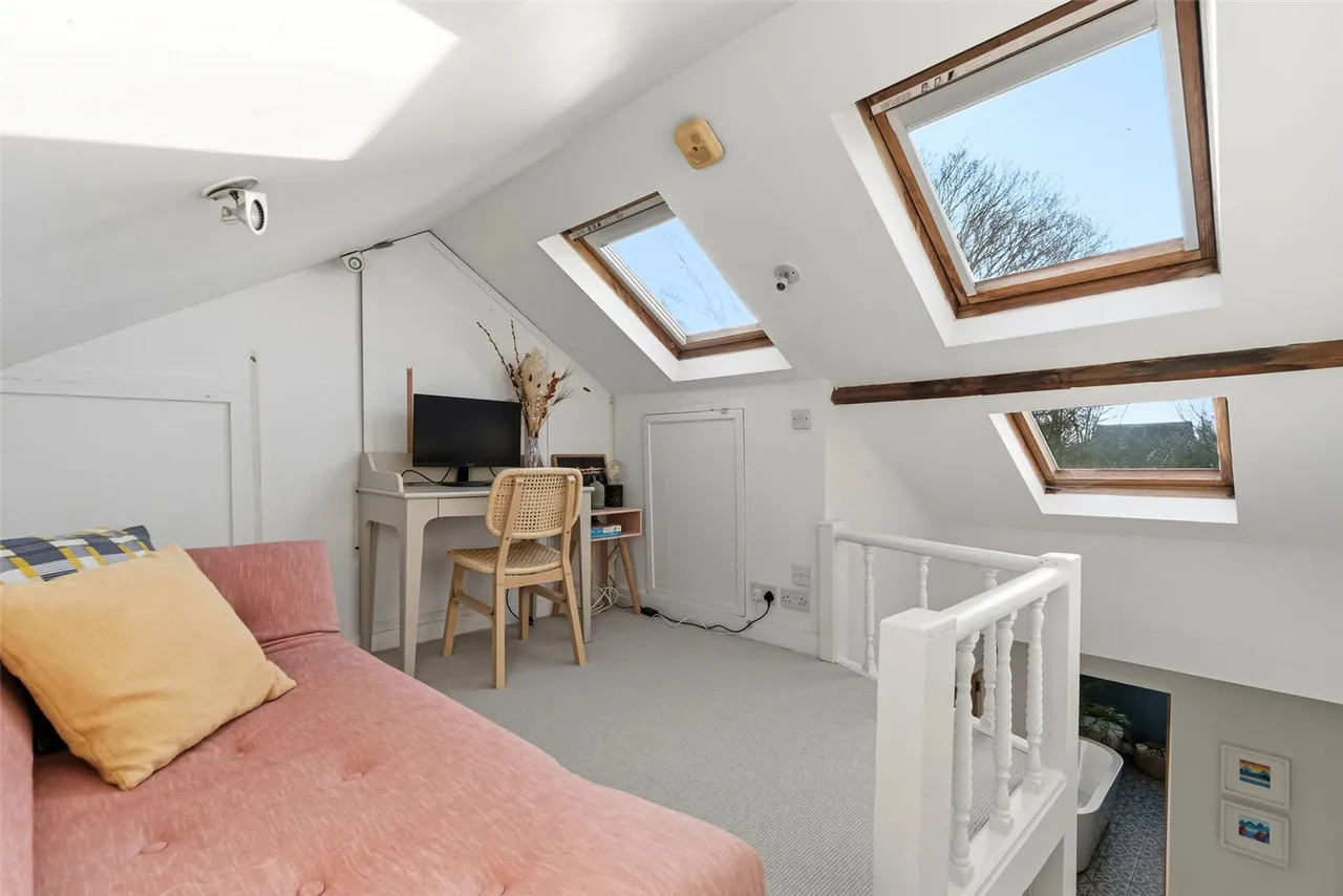 Fulwell Road, Teddington, TW11 0RJ, photo 9