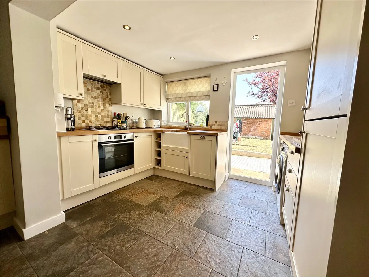 Aldermaston Road, Sherborne St. John, Basingstoke, Hampshire, RG24 9LA, photo 6