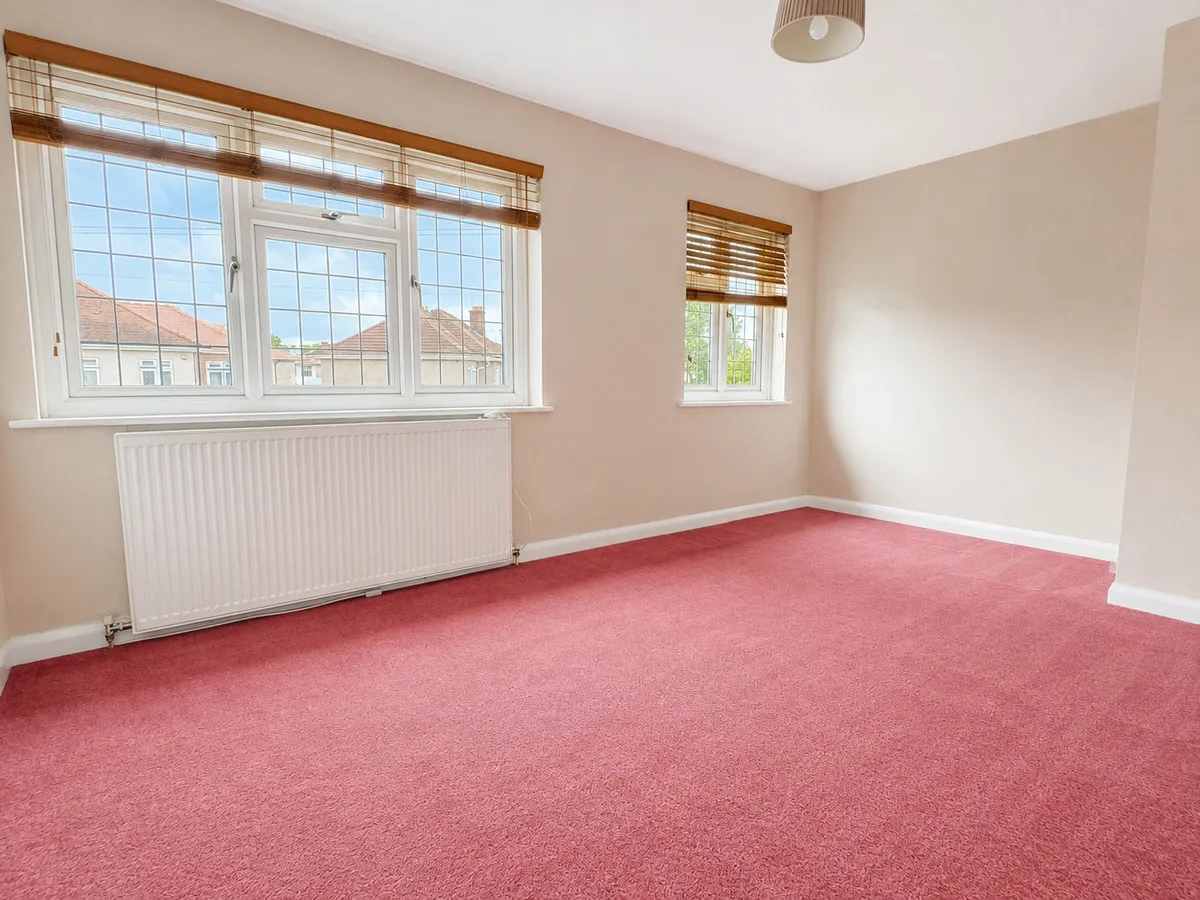Carter Drive, Romford, Collier Row, RM5 2UX, photo 5