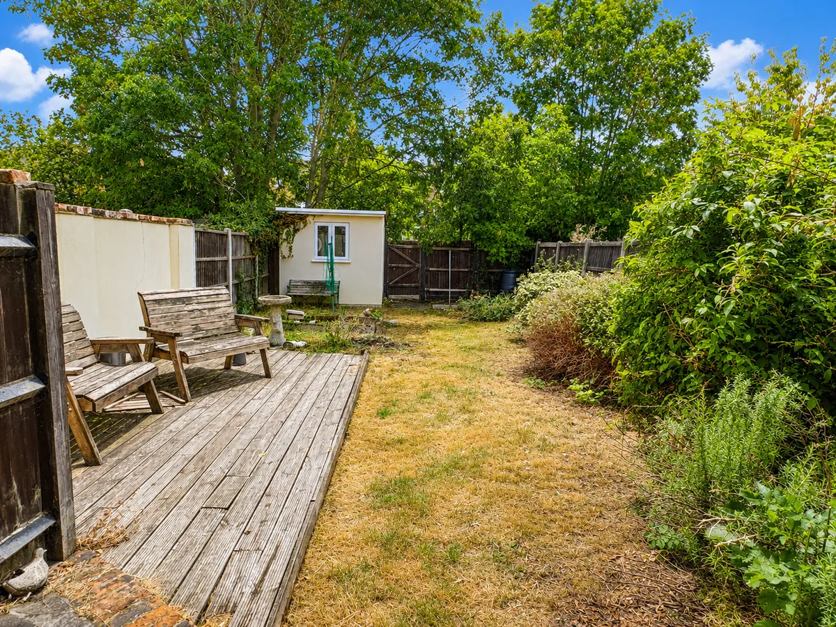 Carter Drive, Romford, Collier Row, RM5 2UX, photo 9