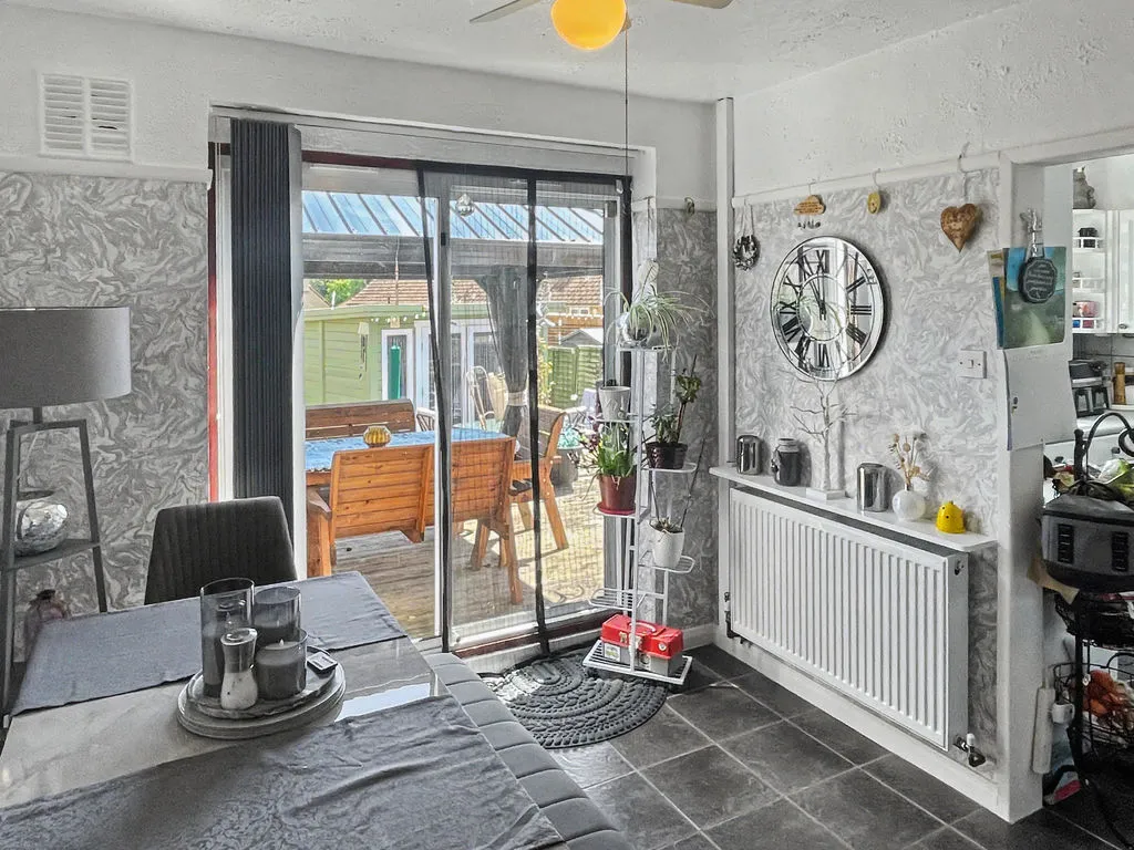 Ashdown Road, High Wycombe HP13 7JD, photo 3