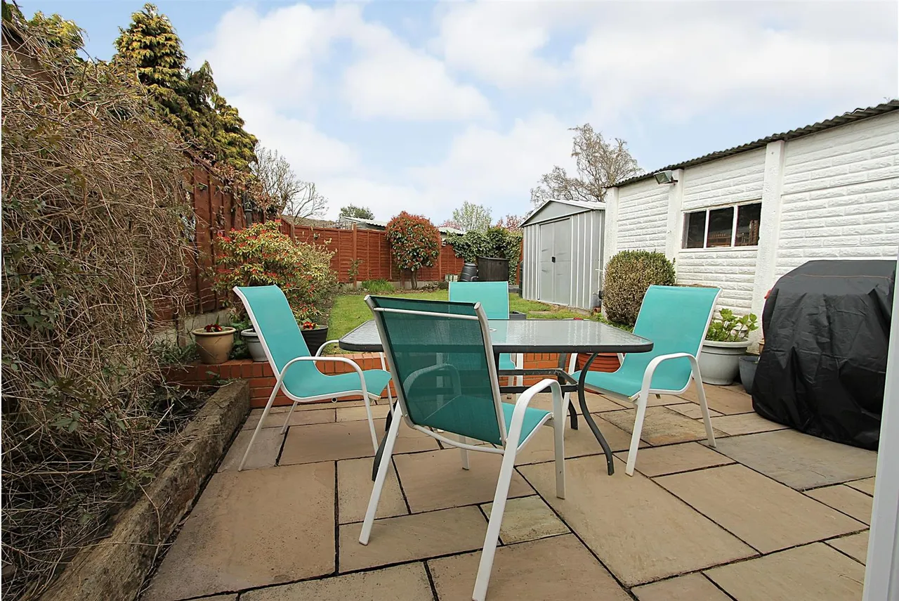 Willowfield Drive, Kidderminster, photo 13