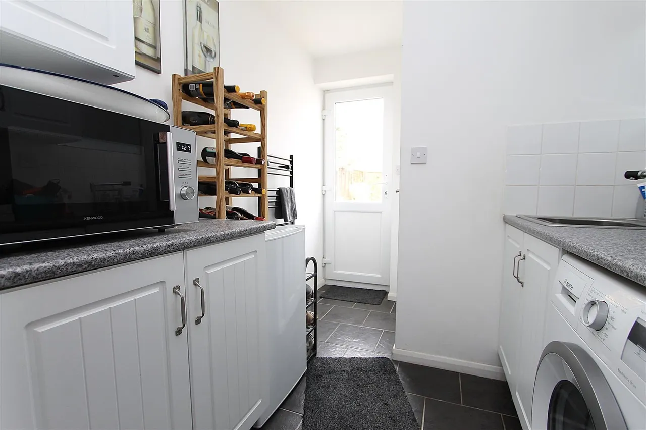 Willowfield Drive, Kidderminster, photo 7