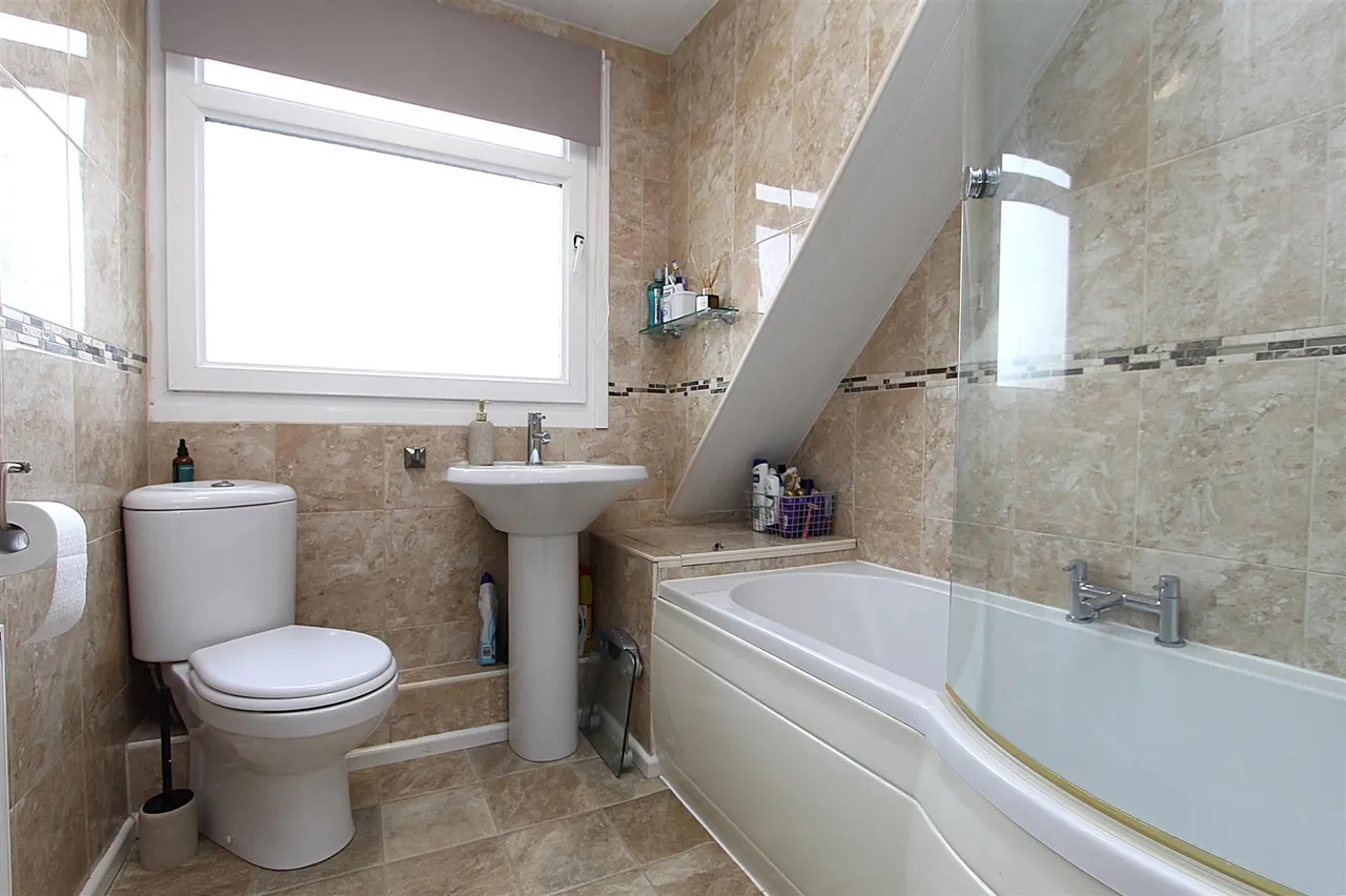 Willowfield Drive, Kidderminster, photo 12