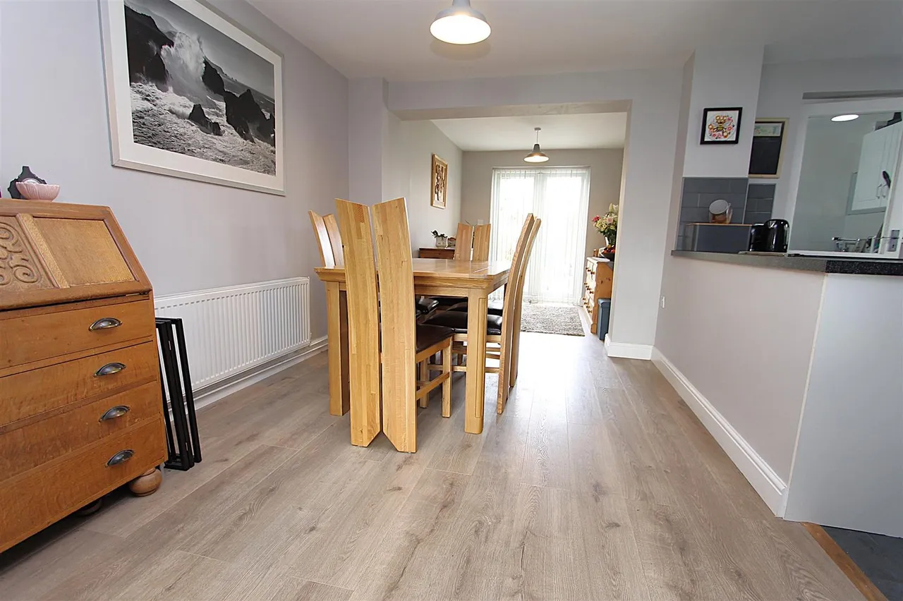 Willowfield Drive, Kidderminster, photo 3