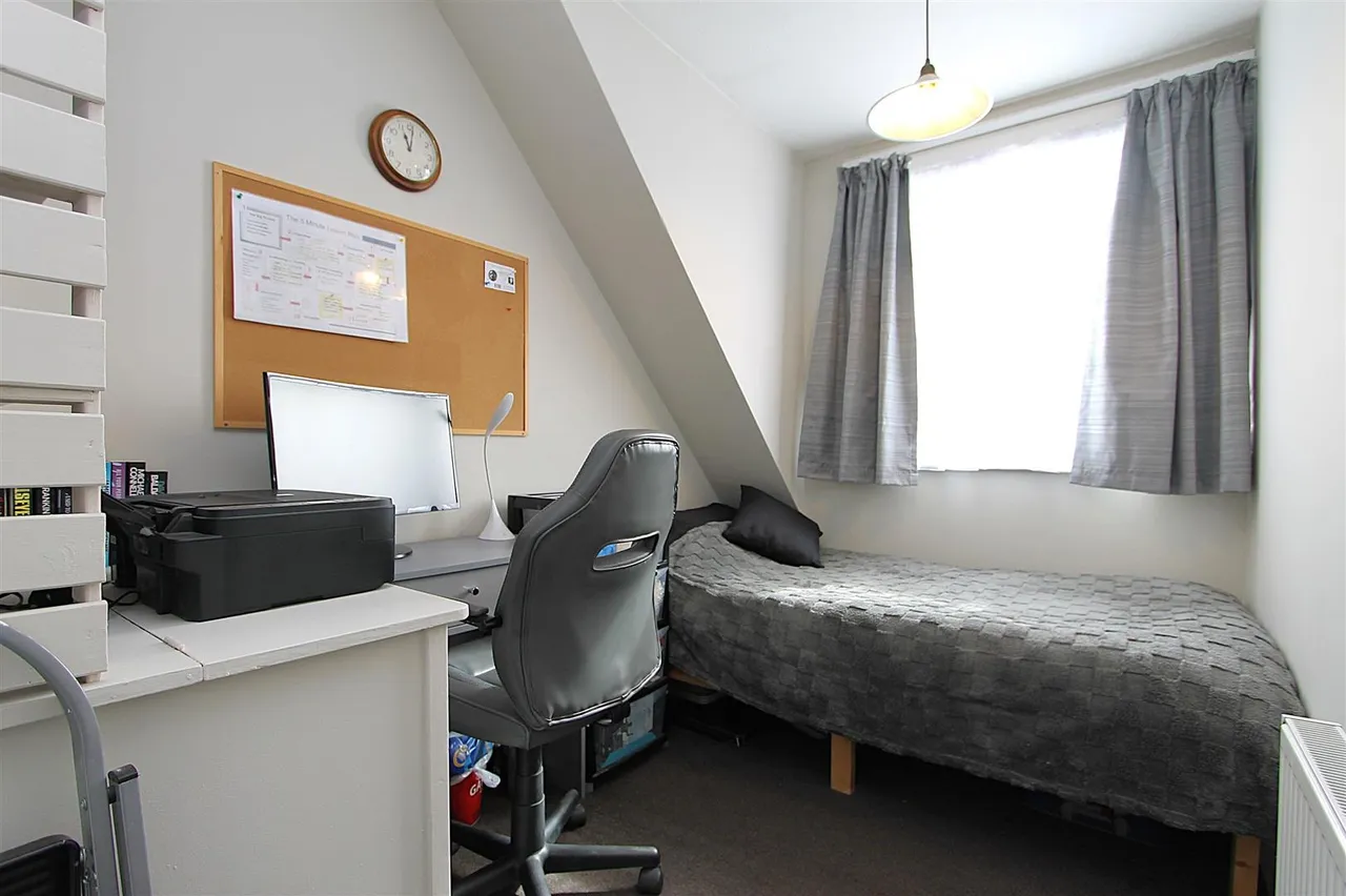 Willowfield Drive, Kidderminster, photo 11
