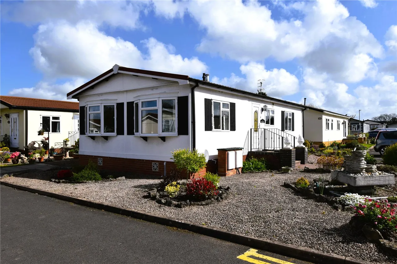 2 bed house for sale — Doverdale Park Homes, Hampton Lovett, Droitwich, Worcestershire, WR9 0NU