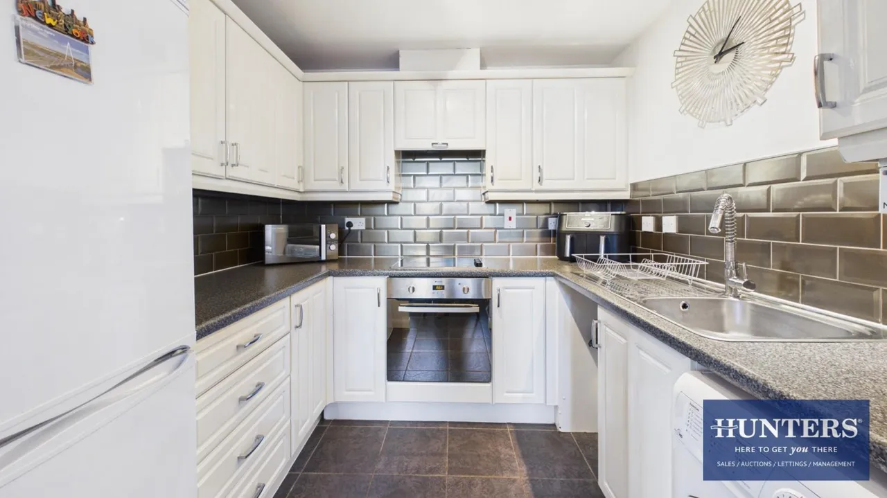 Wearhead Drive, Barnes, SR4, photo 10