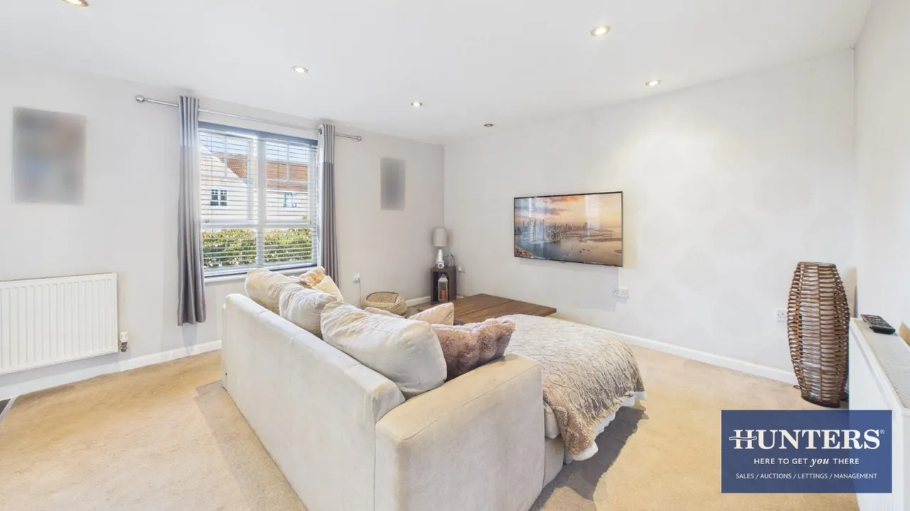 Wearhead Drive, Barnes, SR4, photo 3