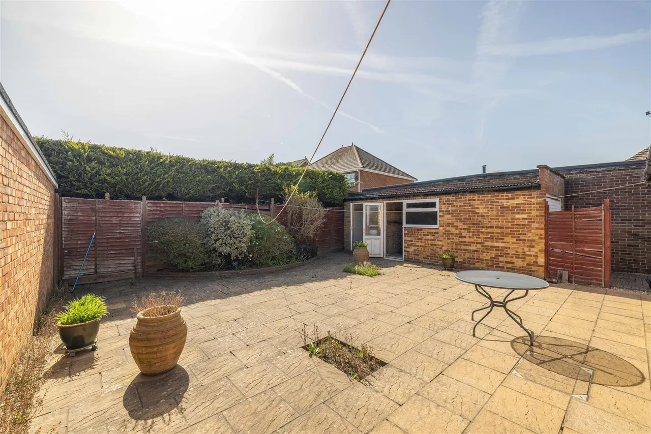 Dedworth Road, Windsor, Berkshire, SL4 4JS, photo 13