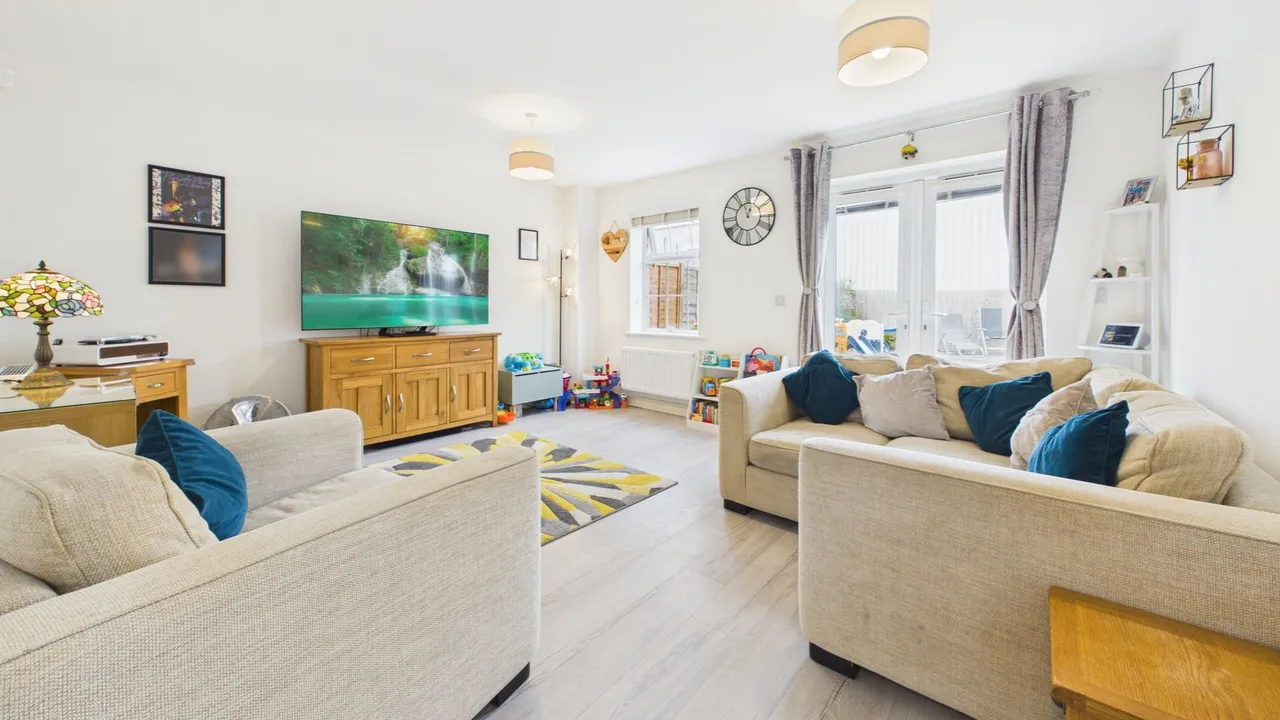 Harrier Way, Market Deeping, Peterborough, PE6, photo 2