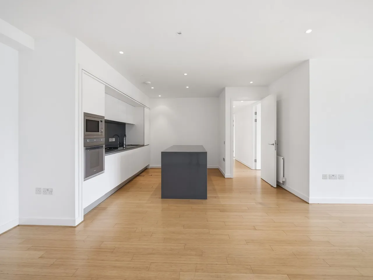 Simpson Loan, Quartermile, EH3, photo 4