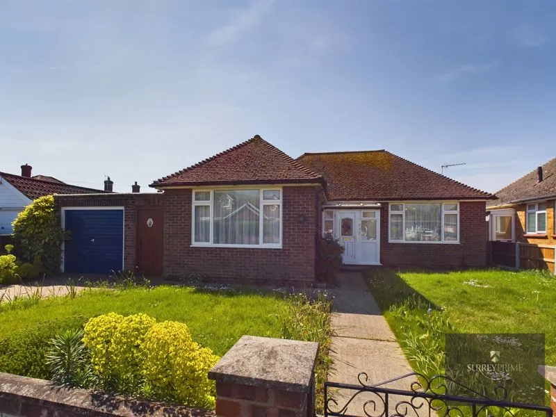 Deanhill Avenue, Clacton-On-Sea CO15 5BA, photo 2