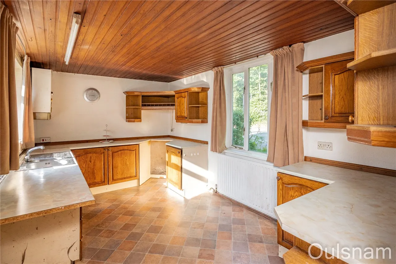 Stourbridge Road, Catshill, Bromsgrove, Worcestershire, B61 9LQ, photo 5