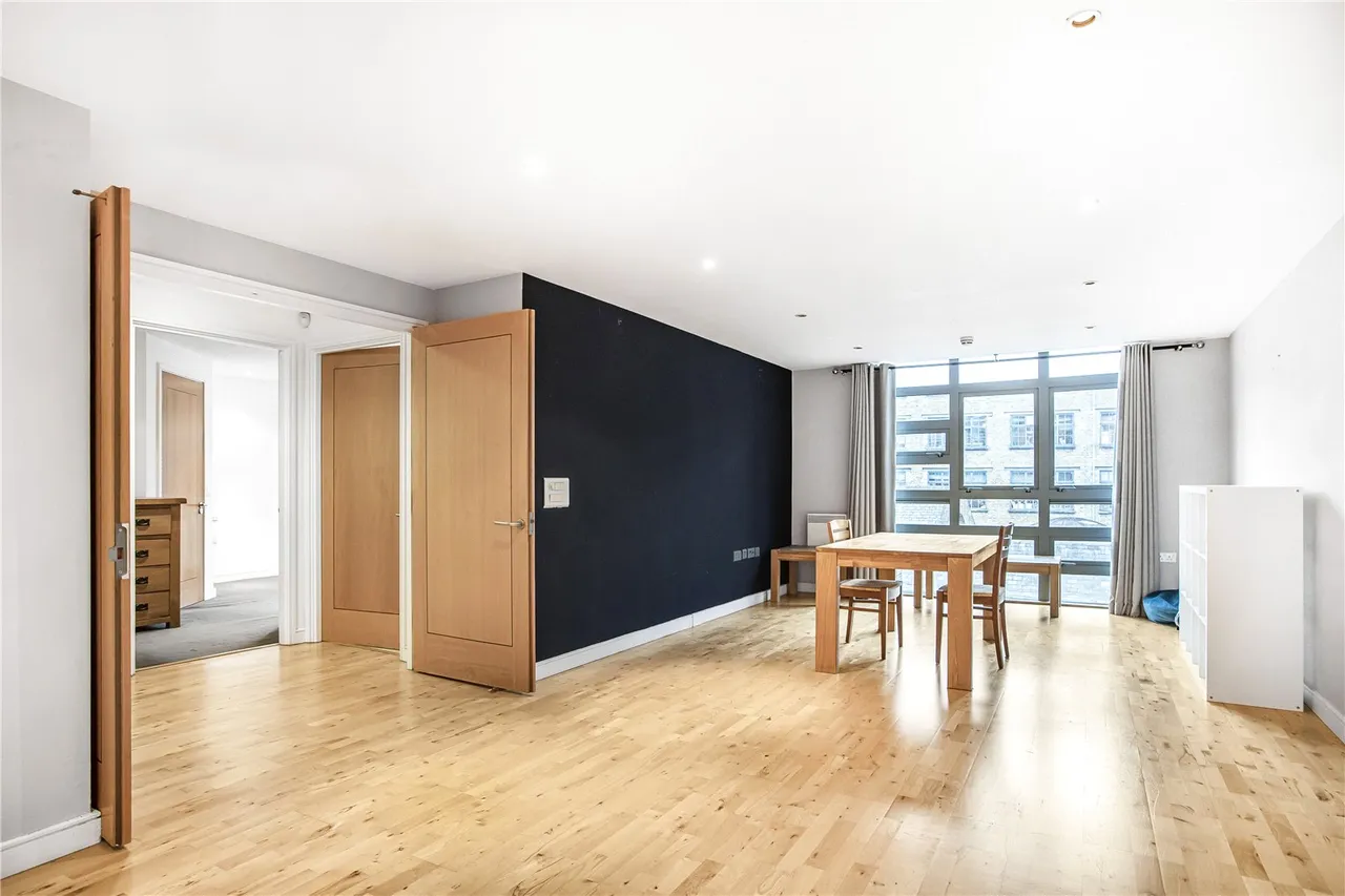 2 bed flat to rent, Garden Walk, London, EC2A