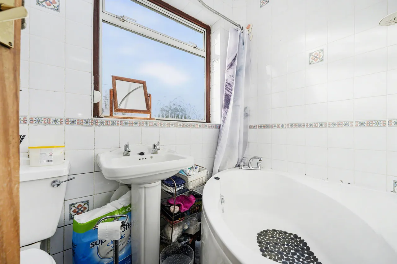 Roedean Avenue, Enfield, EN3, photo 11