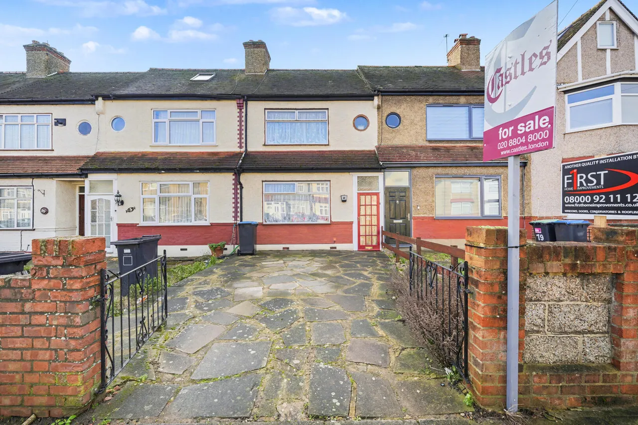 2 bed house for sale, Roedean Avenue, Enfield, EN3